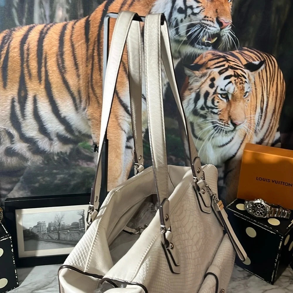 Coach Limited Edition Python Embossed Tote Purse Rare Find. - Picture 9 of 16